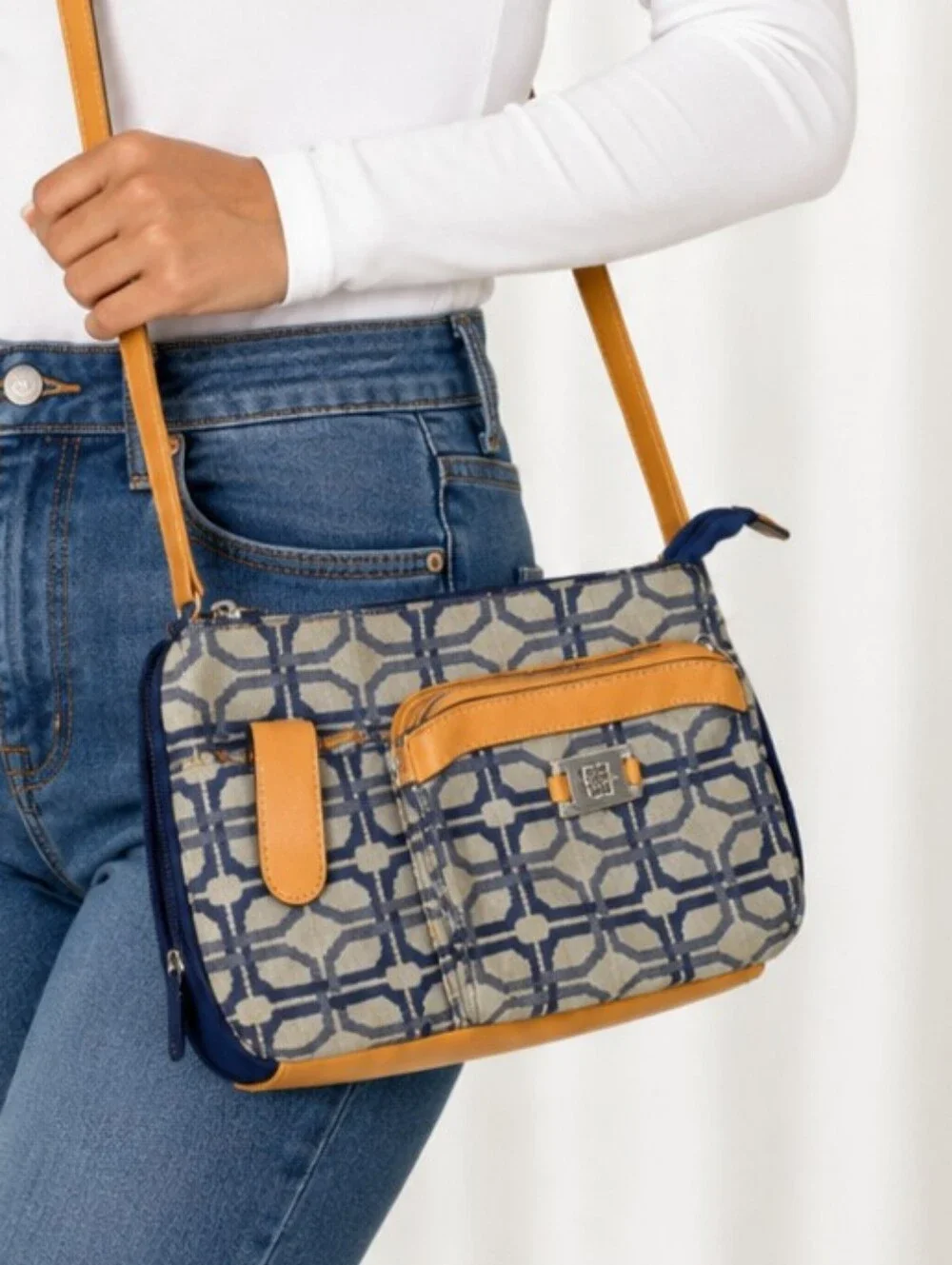👜 Navy Cream Geometric Print Organizer Crossbody Bag Cognac Trim Multi Pocket